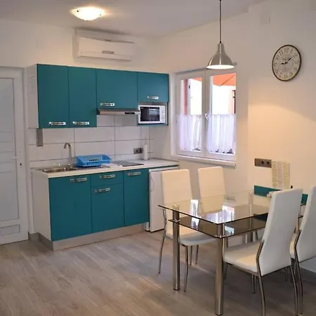 Apartment Celjak *
